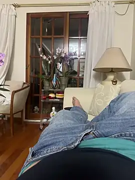 Snapshot of SantuIv chatting on February 5, 2026, 3:02 am SantuIv online show from February 5, 2026, 3:02 am