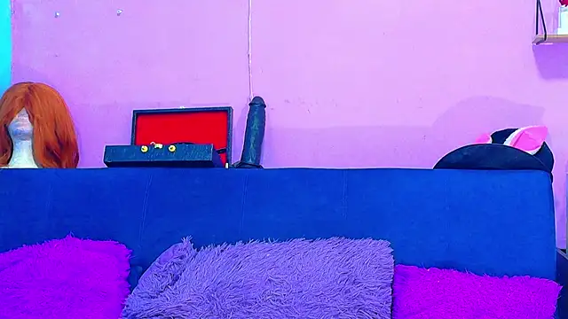 Snapshot of CristalRose chatting on December 4, 2025, 5:12 pm CristalRose online show from December 4, 2025, 5:12 pm