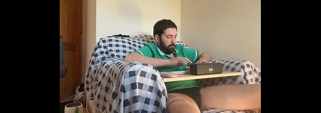 Big Bi Cub online show from November 15, 2025, 11:47 am