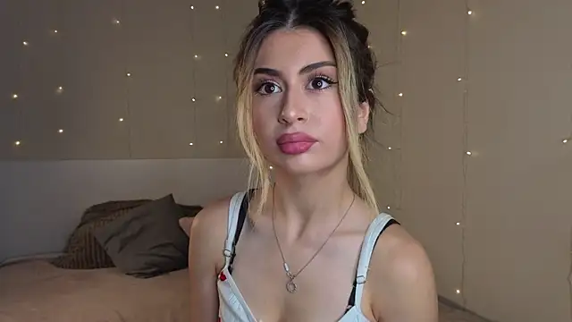 Snapshot of GeorginaHarn chatting on October 29, 2025, 8:13 am GeorginaHarn online show from October 29, 2025, 8:13 am