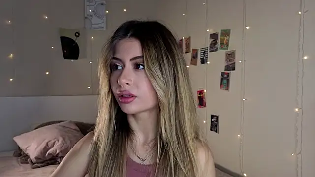 Snapshot of GeorginaHarn chatting on October 22, 2025, 8:14 am GeorginaHarn online show from October 22, 2025, 8:14 am