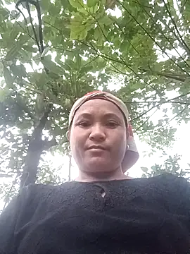 Snapshot of Love-Mama33 chatting on October 31, 2025, 11:18 am Love-Mama33 online show from October 31, 2025, 11:18 am