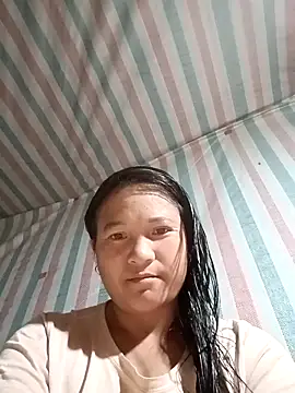 Snapshot of Love-Mama33 chatting on December 4, 2025, 12:48 pm Love-Mama33 online show from December 4, 2025, 12:48 pm