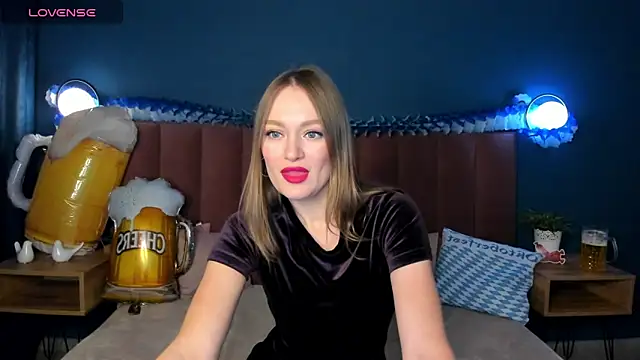 EvelynPoole online show from September 30, 2025, 1:33 am