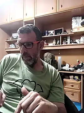 gigolobcn online show from April 4, 2026, 4:52 am