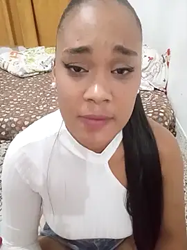 Snapshot of dahian_charlote02 chatting on October 5, 2025, 4:47 am dahian charlote02 online show from October 5, 2025, 4:47 am