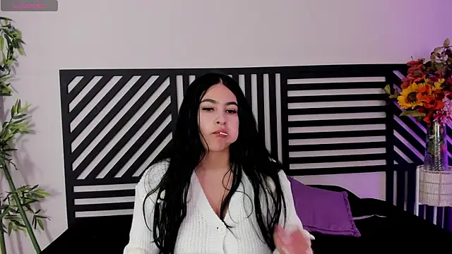 Snapshot of Emma__clark_ chatting on October 5, 2025, 2:52 pm Emma clark online show from October 5, 2025, 2:52 pm