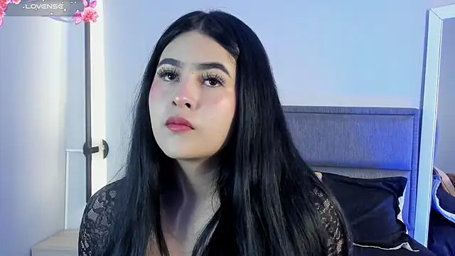 Snapshot of Emma__clark_ chatting on October 6, 2025, 12:28 pm Emma clark online show from October 6, 2025, 12:28 pm