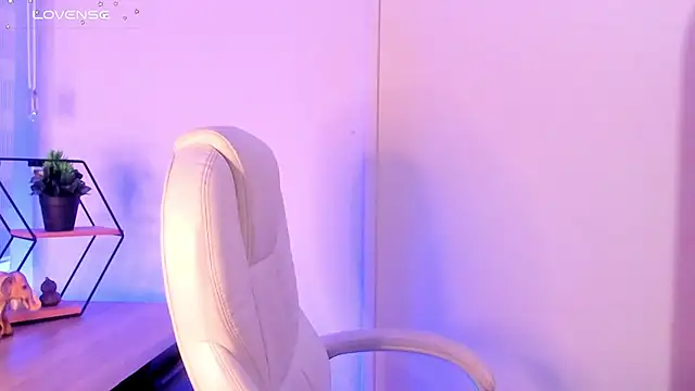 Snapshot of Emma__clark_ chatting on November 21, 2025, 12:26 pm Emma clark online show from November 21, 2025, 12:26 pm