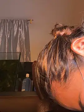 Snapshot of Danicute_ chatting on December 1, 2025, 8:15 am Danicute online show from December 1, 2025, 8:15 am