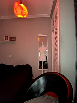 Snapshot of lacattiva chatting on October 18, 2025, 5:15 pm lacattiva online show from October 18, 2025, 5:15 pm