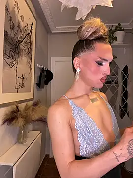 Snapshot of lacattiva chatting on October 8, 2025, 8:20 pm lacattiva online show from October 8, 2025, 8:20 pm