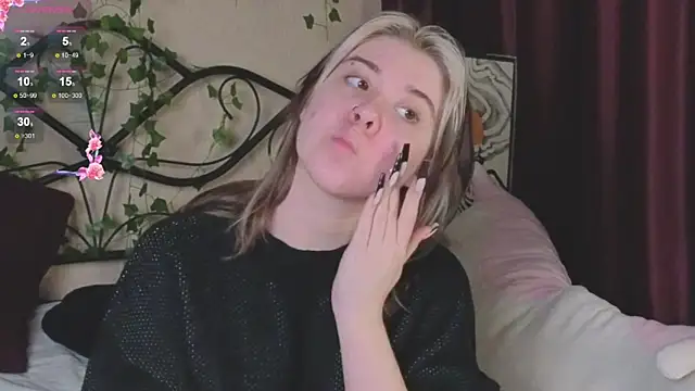 Snapshot of IrisSoCute chatting on December 4, 2025, 9:30 am IrisSoCute online show from December 4, 2025, 9:30 am