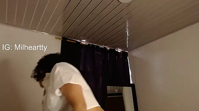 Snapshot of heartty_Milah chatting on November 12, 2025, 6:12 pm heartty Milah online show from November 12, 2025, 6:12 pm