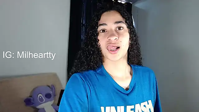 Snapshot of heartty_Milah chatting on November 10, 2025, 2:00 pm heartty Milah online show from November 10, 2025, 2:00 pm