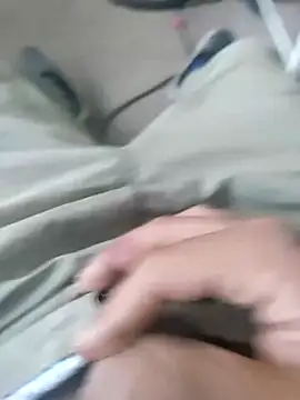 Hzbrandon11 online show from April 28, 2026, 4:44 pm