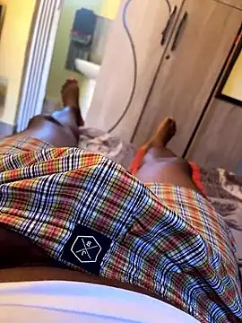 Snapshot of Dynamite_cums_in_size_2 chatting on February 8, 2026, 10:24 am Dynamite cums in size 2 online show from February 8, 2026, 10:24 am