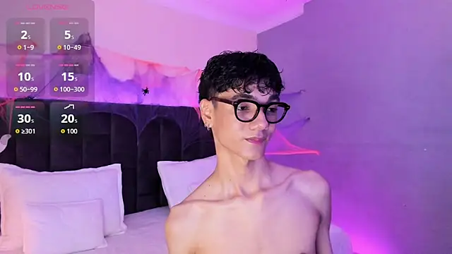 Phillicious   online show from October 30, 2025, 11:34 pm