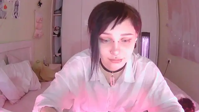 SineKiraReal online show from October 22, 2025, 11:53 am