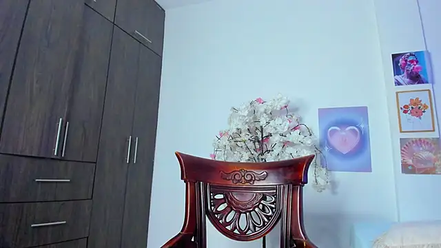 ashly pnik1 online show from November 6, 2025, 3:21 am