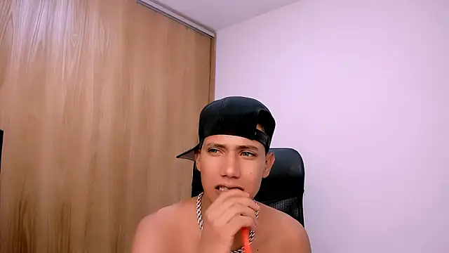 Toy boy777 online show from February 11, 2026, 8:03 am