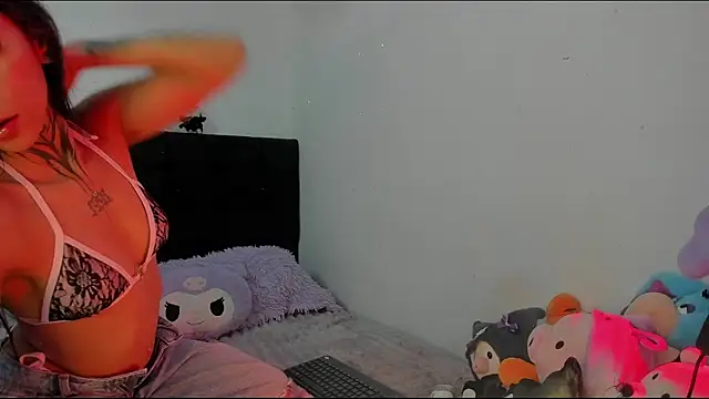 Tanit Mora online show from September 17, 2025, 4:58 am