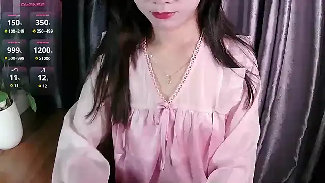 Snapshot of Mai_aug chatting on October 27, 2025, 3:24 pm Mai aug online show from October 27, 2025, 3:24 pm