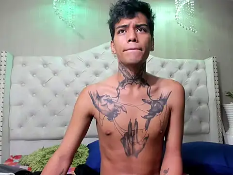 alexvalencia207 online show from July 13, 2026, 5:23 pm