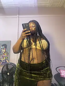 CurvyCocoxxx online show from June 4, 2026, 7:24 am