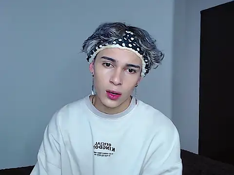 john vichenso online show from October 27, 2025, 10:11 pm