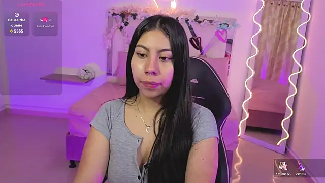 ZURY TAY online show from September 29, 2025, 11:49 am