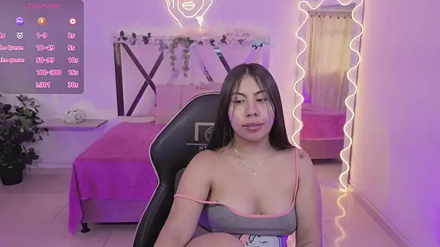 ZURY TAY online show from June 3, 2026, 2:33 pm