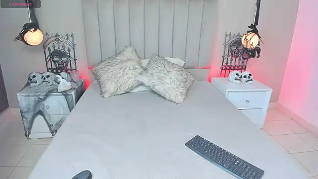 Dani rosse  online show from October 27, 2025, 7:37 pm