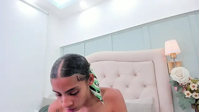 sarah ashbourne online show from December 16, 2025, 2:54 pm