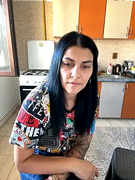 MiaKiittyy online show from September 24, 2025, 1:50 pm