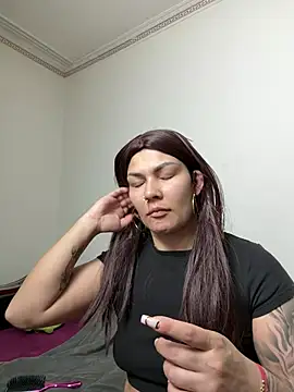 MiaKiittyy online show from April 10, 2026, 10:39 pm