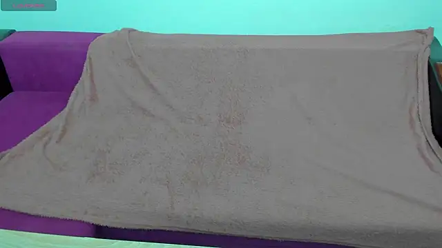 MiaKiittyy online show from April 19, 2026, 10:23 pm