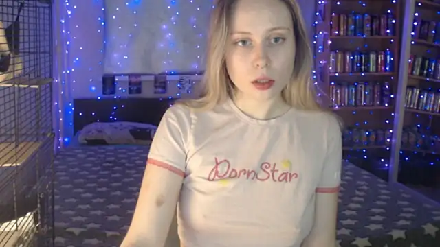 Snapshot of s1lvercherub chatting on October 19, 2025, 12:02 am s1lvercherub online show from October 19, 2025, 12:02 am