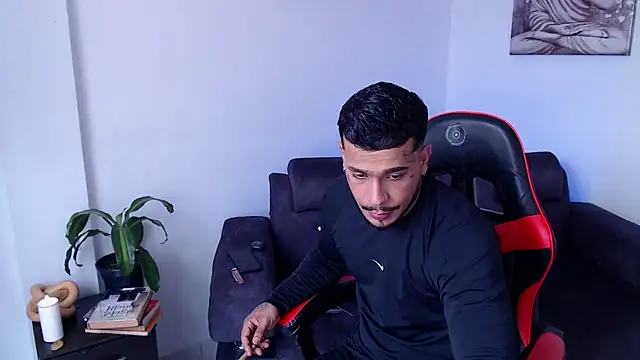 DeimonOficial online show from April 17, 2026, 8:11 pm