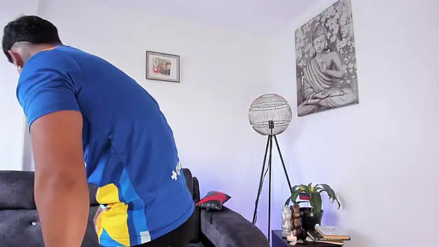 DeimonOficial online show from February 8, 2026, 8:17 pm