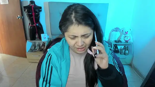 TifanyAmazinng online show from December 15, 2025, 12:44 pm