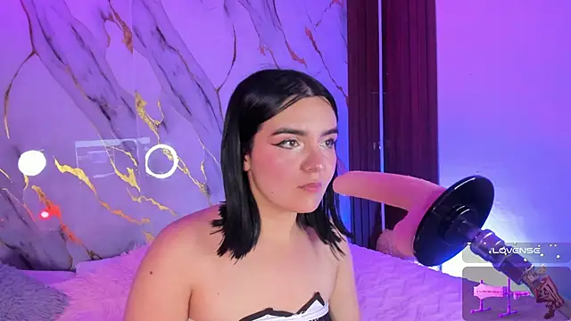 alicecute77 online show from December 21, 2025, 2:24 am