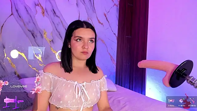 alicecute77 online show from February 2, 2026, 2:21 am