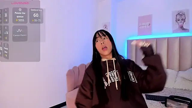 Snapshot of Aleja_ruizz chatting on September 24, 2025, 4:52 am Aleja ruizz online show from September 24, 2025, 4:52 am