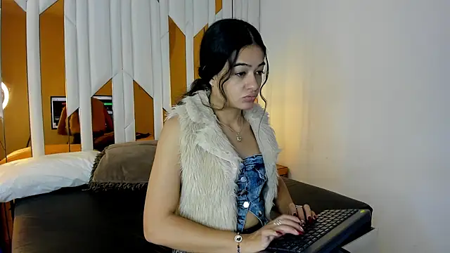 Snapshot of ValeriaPrado chatting on December 14, 2025, 7:30 pm ValeriaPrado online show from December 14, 2025, 7:30 pm