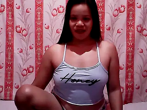 Snapshot of Sexylyka30 chatting on November 28, 2025, 9:37 pm Sexylyka30 online show from November 28, 2025, 9:37 pm