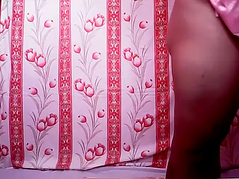 Snapshot of Sexylyka30 chatting on December 2, 2025, 6:37 am Sexylyka30 online show from December 2, 2025, 6:37 am