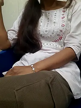 Aarti-kumri online show from October 7, 2025, 6:14 am