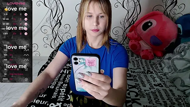 RoyAngela online show from November 5, 2025, 10:02 pm