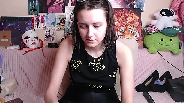 Snapshot of AliceChio chatting on December 4, 2025, 5:28 am AliceChio online show from December 4, 2025, 5:28 am